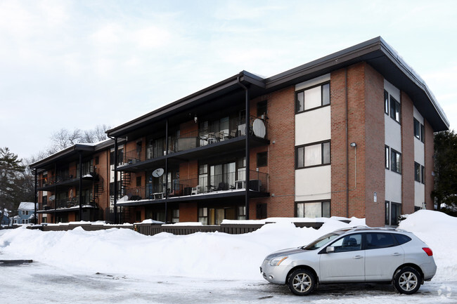 Building Photo - Stoneham House