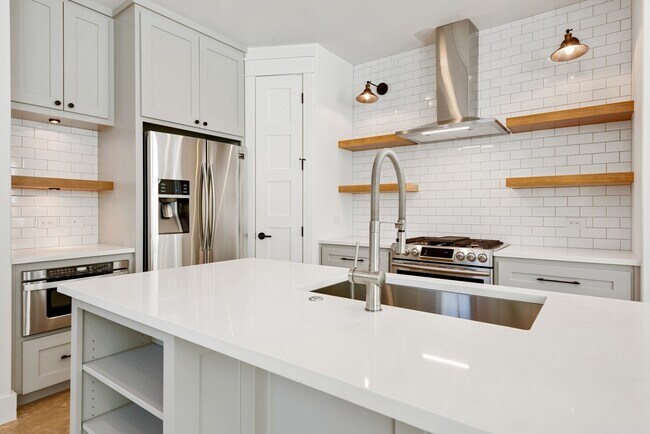 Foto del edificio - 1203 W 22nd St