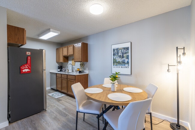 RM5 - Ruby on the Creek Apartments