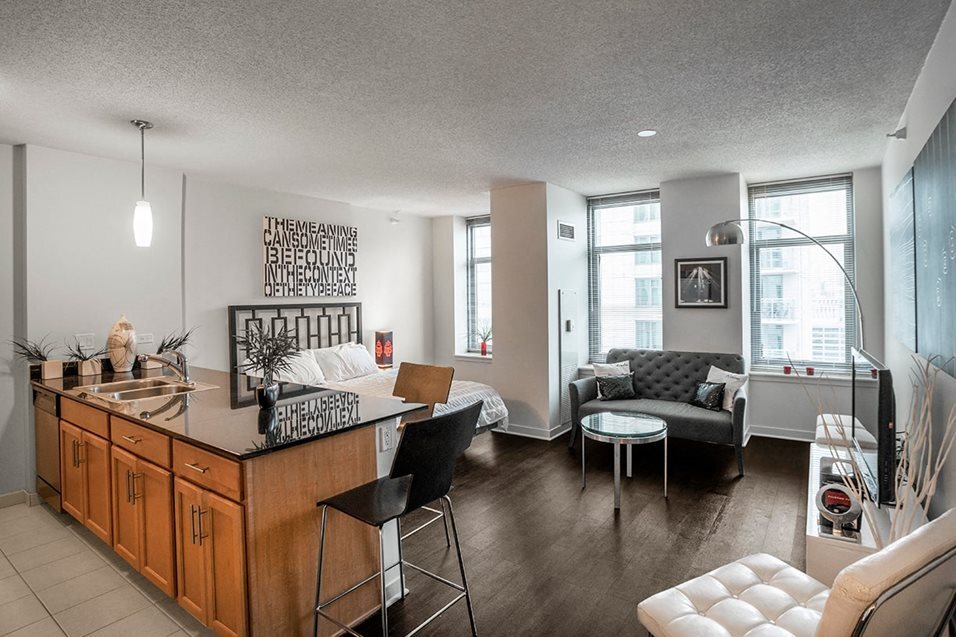 3Bed/2.5Bath East Penthouse at 555 W Kinz... - 3Bed/2.5Bath East Penthouse  at 555 W Kinz...