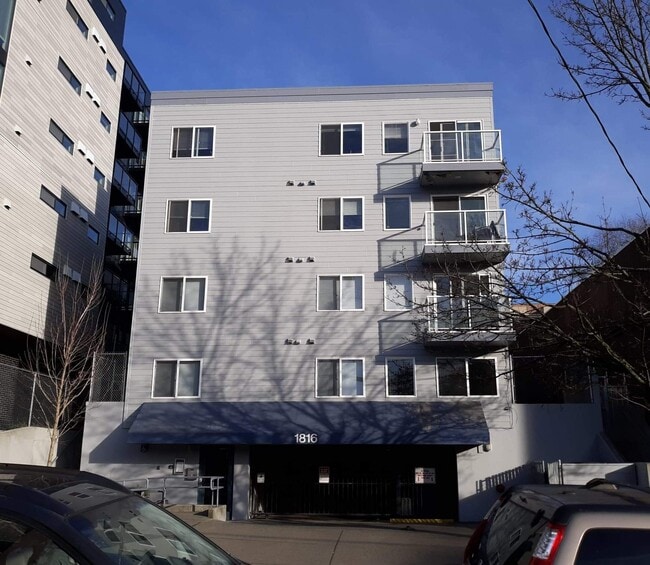 Building Photo - 1816 Boylston Ave
