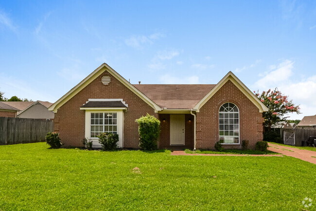 Building Photo - 200 Village Dr