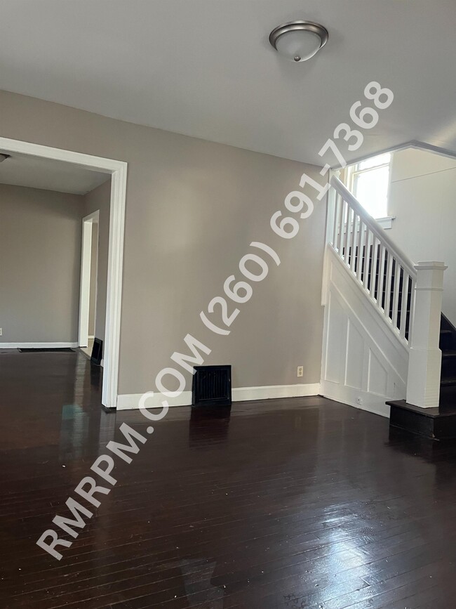 Building Photo - 1018 Woodview Blvd