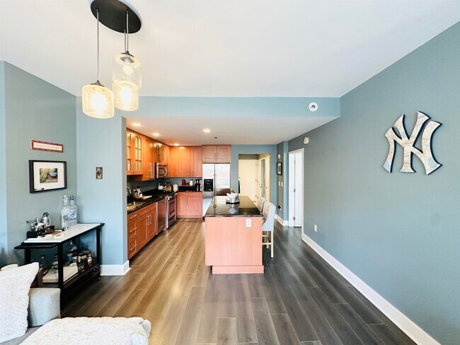 Foto del edificio - 1125 Maxwell Ln