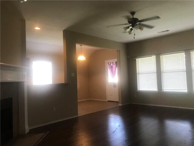 Foto del edificio - 4013 Shady Meadow Ln