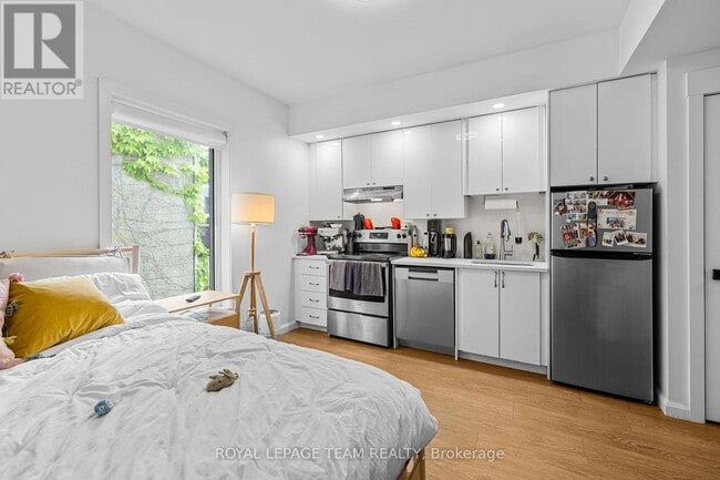 Photo du bâtiment - 506-506 Gladstone Ave