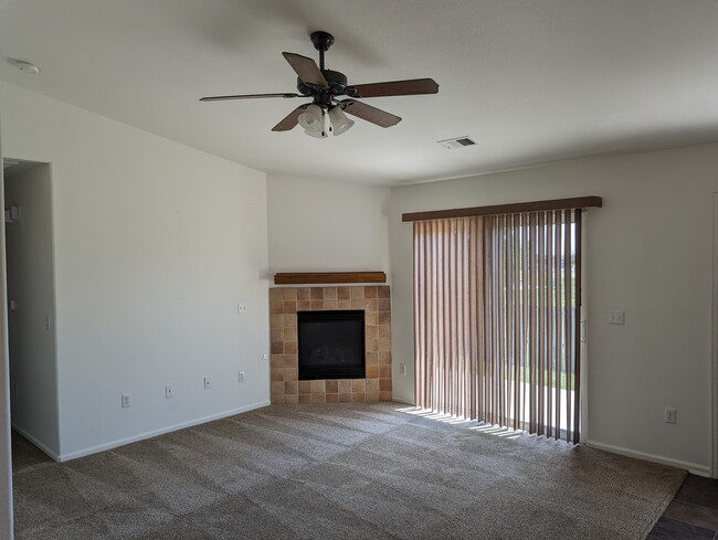 Foto del edificio - 4003 Rockwood Dr