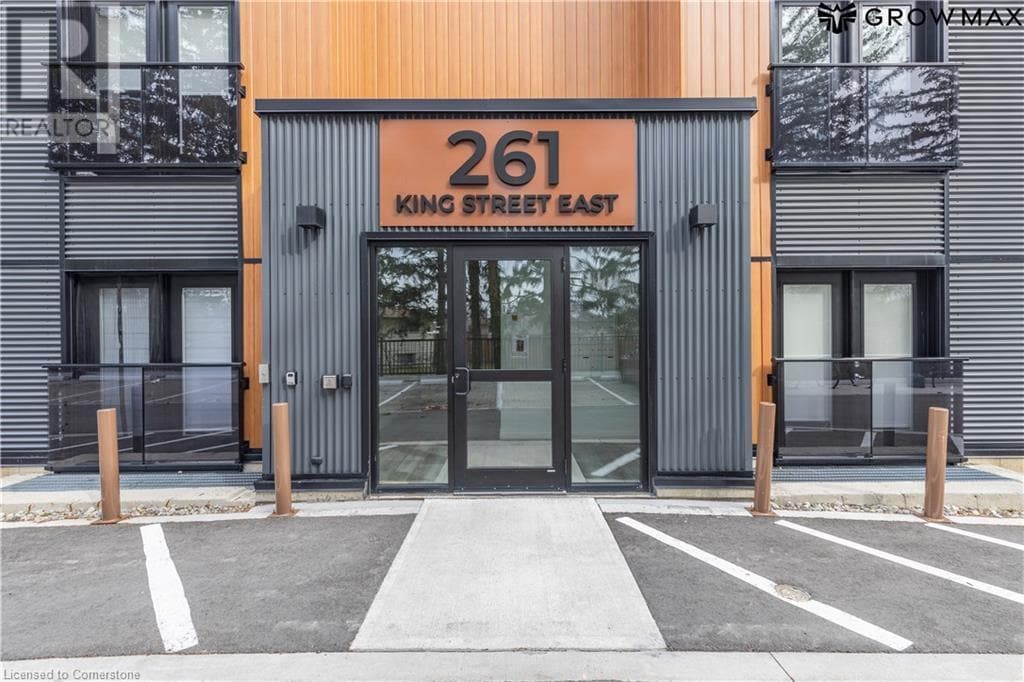 Primary Photo - 261 King St E