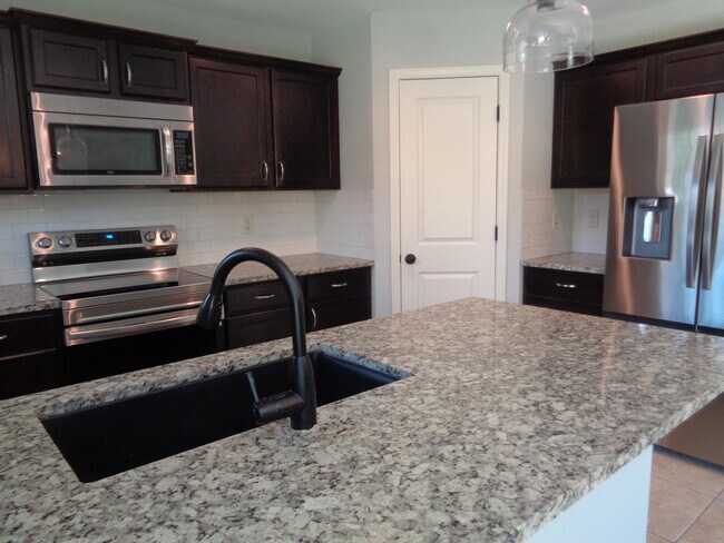 Foto del edificio - 5103 Grayling Ct