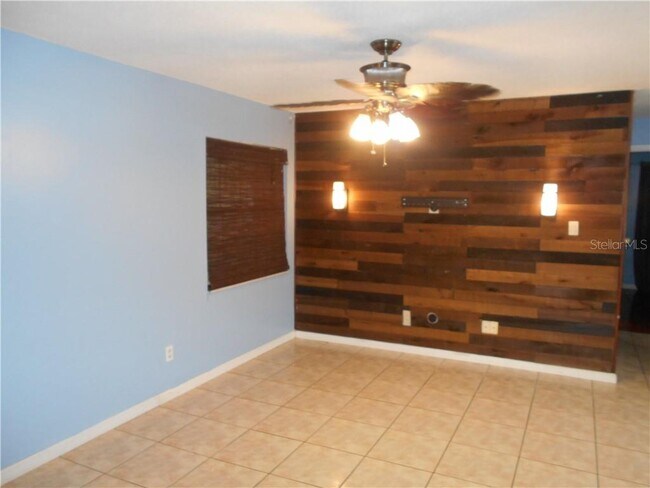 Building Photo - 608 Wilshire Dr