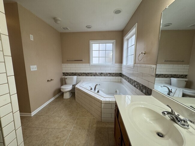 Foto del edificio - 1872 Darlington Dr