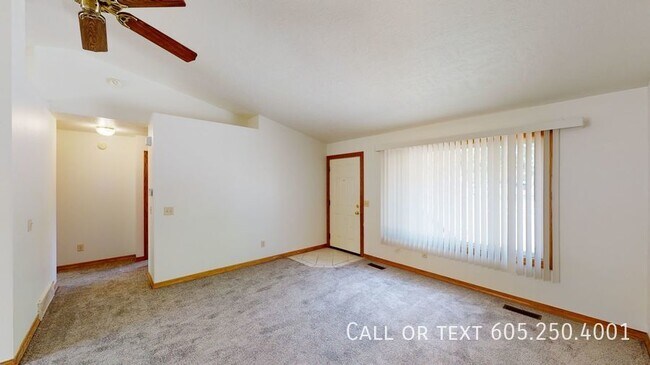Foto del edificio - 3 Bed 1 Bath Home