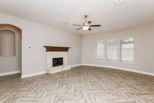 Building Photo - 7520 Rose Crest Blvd