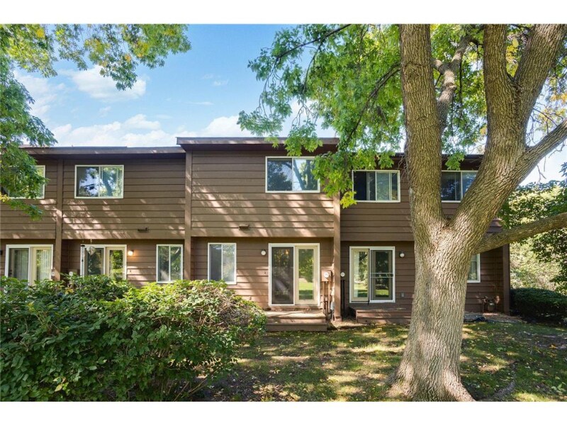 Primary Photo - 2458 Crestwood Dr