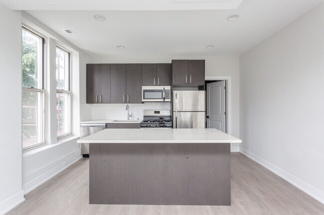 Foto del edificio - 818 W 18th St