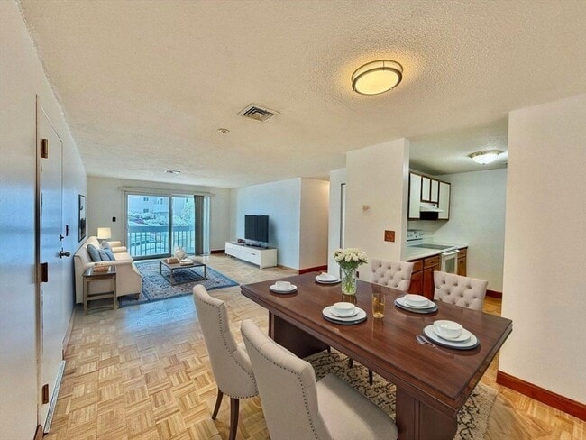 Building Photo - 15 Bower Rd