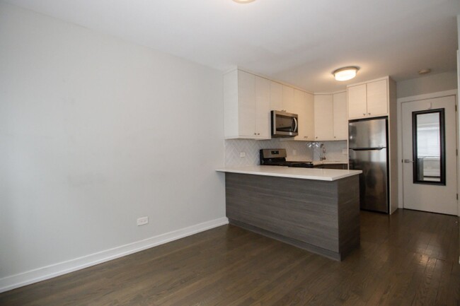 Foto del edificio - Gorgeous 1 Bedroom in Great Edgewater Loca...
