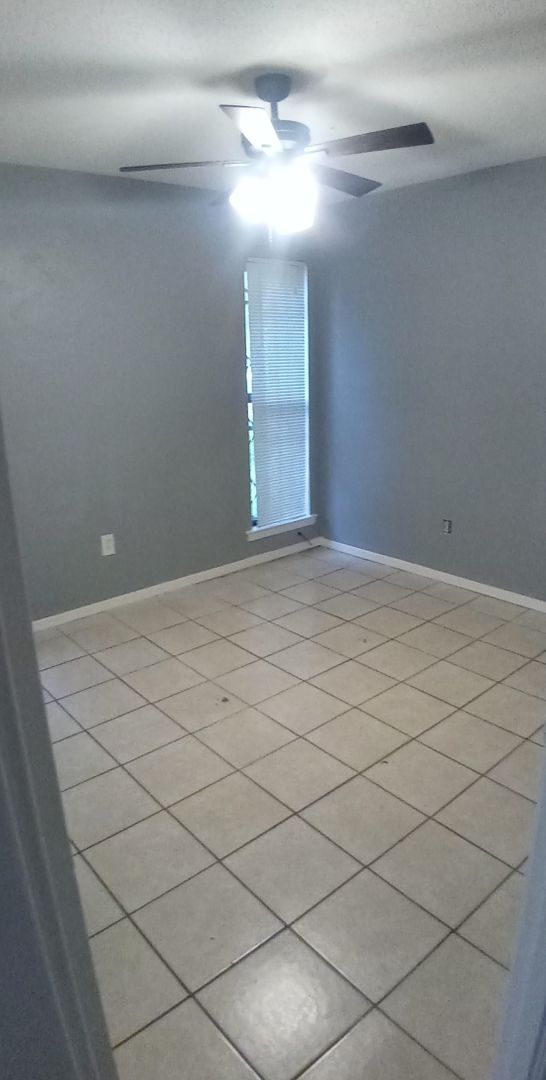 Foto del edificio - 4 Success Realty is now offering this 3 be...