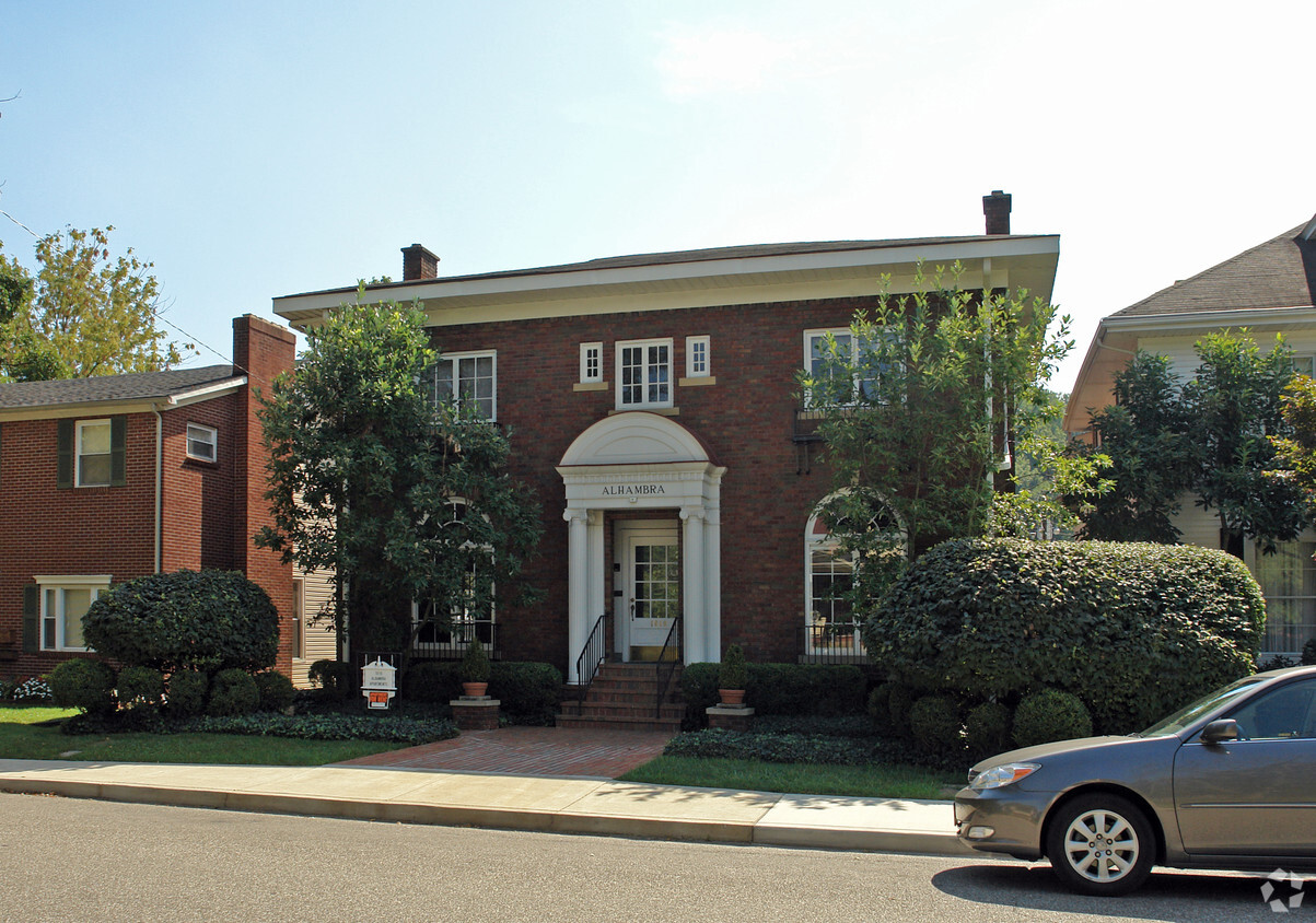Primary Photo - 1610 Montgomery Ave