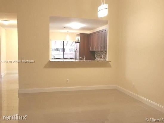 Building Photo - 3 br, 2 bath House - 453 Lakeview Dr Apt 4