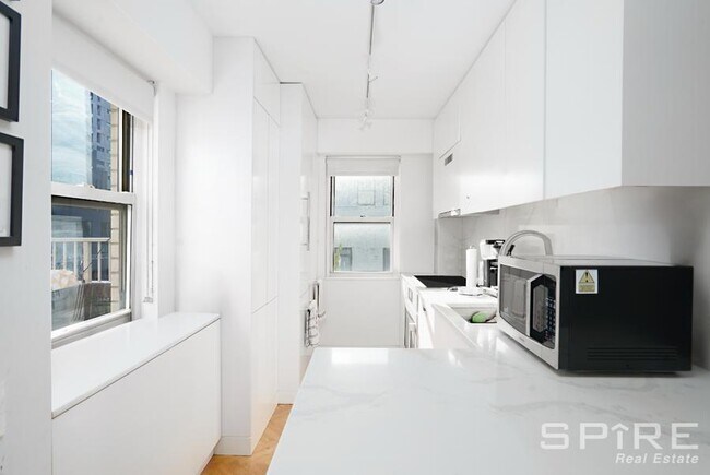 Building Photo - 2 bedroom in New York NY 10022