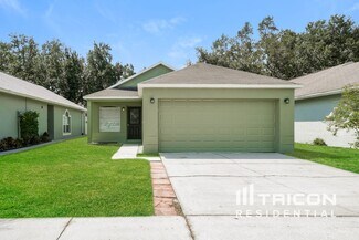 Building Photo - 5852 Lake Front Dr