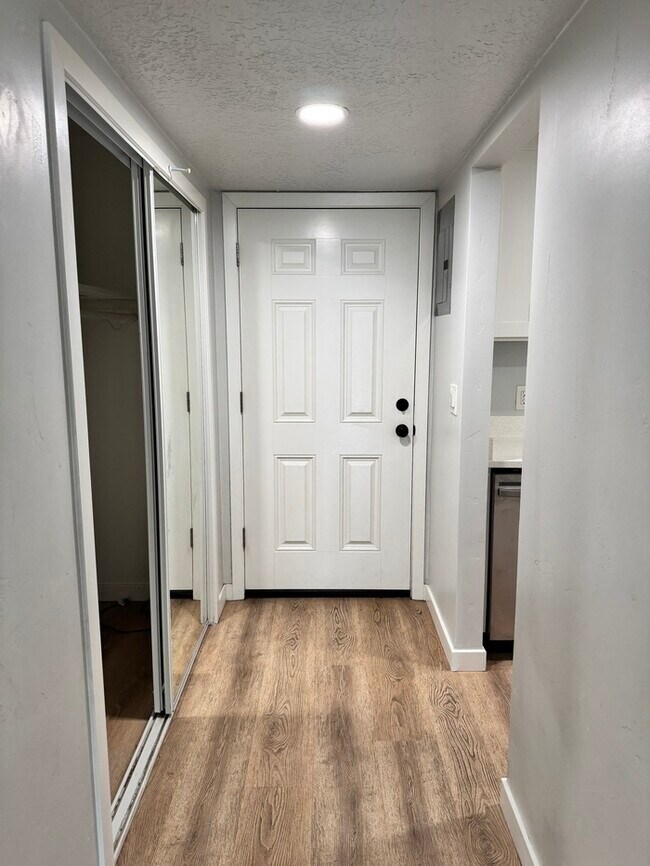 Building Photo - 42 Lester Ave