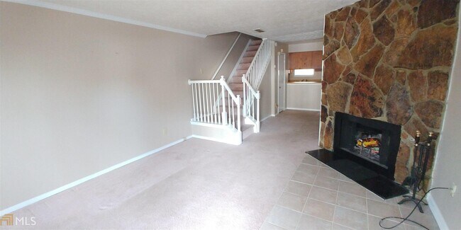 Building Photo - 450 Prince of Wales