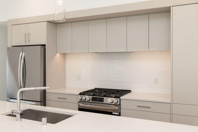 Foto del edificio - 1189 Harmony Ct