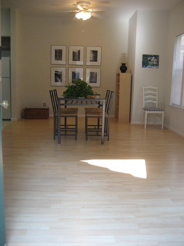 Unidad 305 2 BD - 3115 Tom Green St