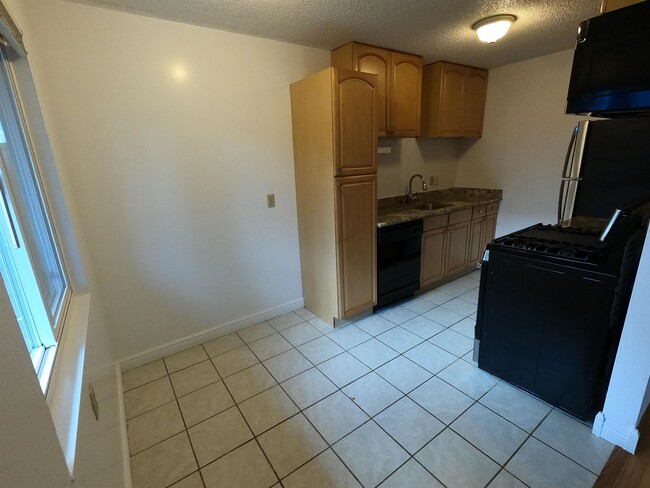 Building Photo - 968 45th St