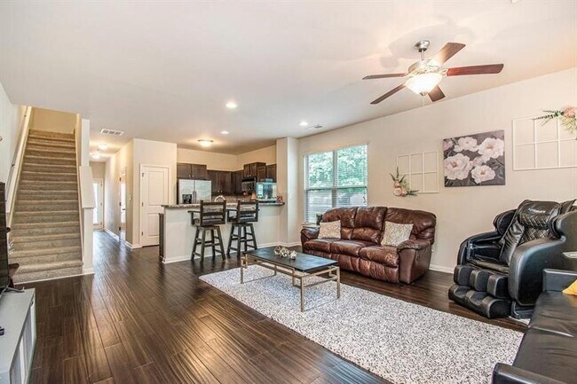 Building Photo - 840 Riverdance Dr