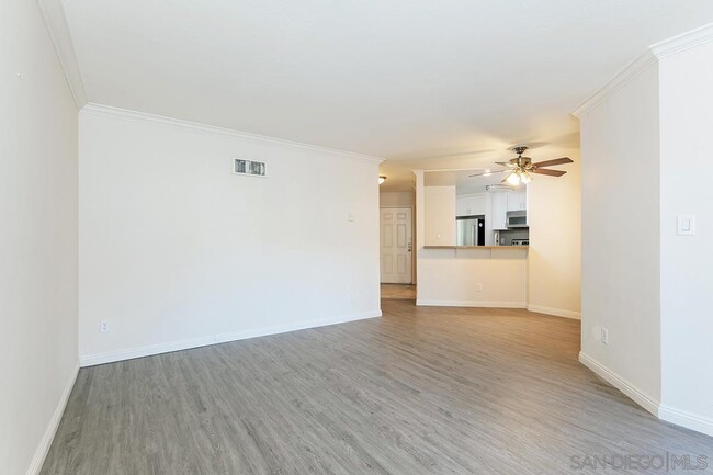 Building Photo - 7455 Charmant Dr