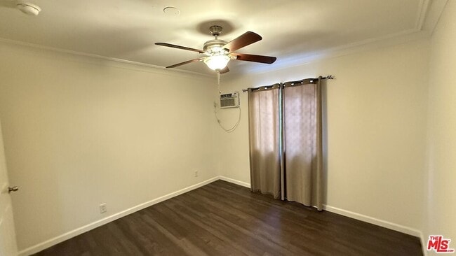 Building Photo - 607 W 47th St