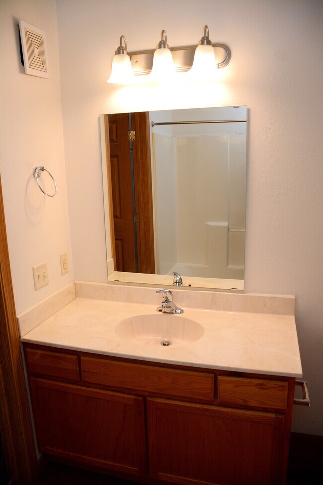 Northridge Apartments Baño - Northridge Apartments