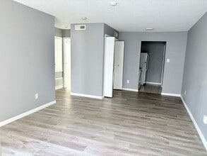 Building Photo - 1900 Bay Area Blvd