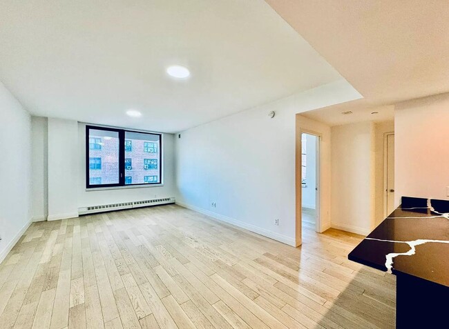 Foto del edificio - 3128 Henry Hudson Parkway East
