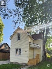 Building Photo - 814 Langlois Ave