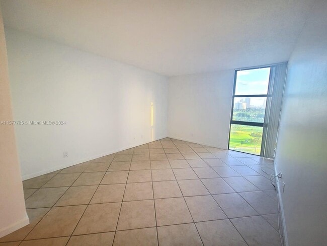 Building Photo - 20379 W Country Club Dr