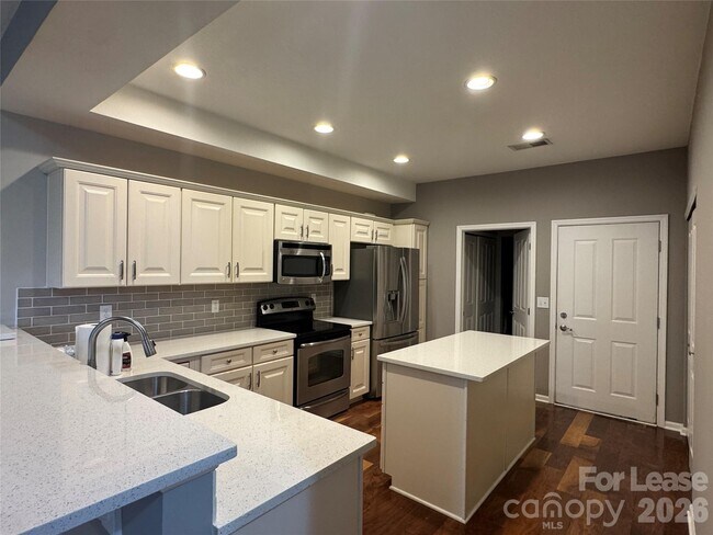 Foto del edificio - 2416 Coltsview Ln