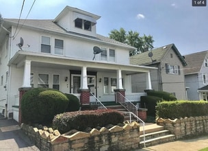 Building Photo - 113-115 S Rebecca Ave