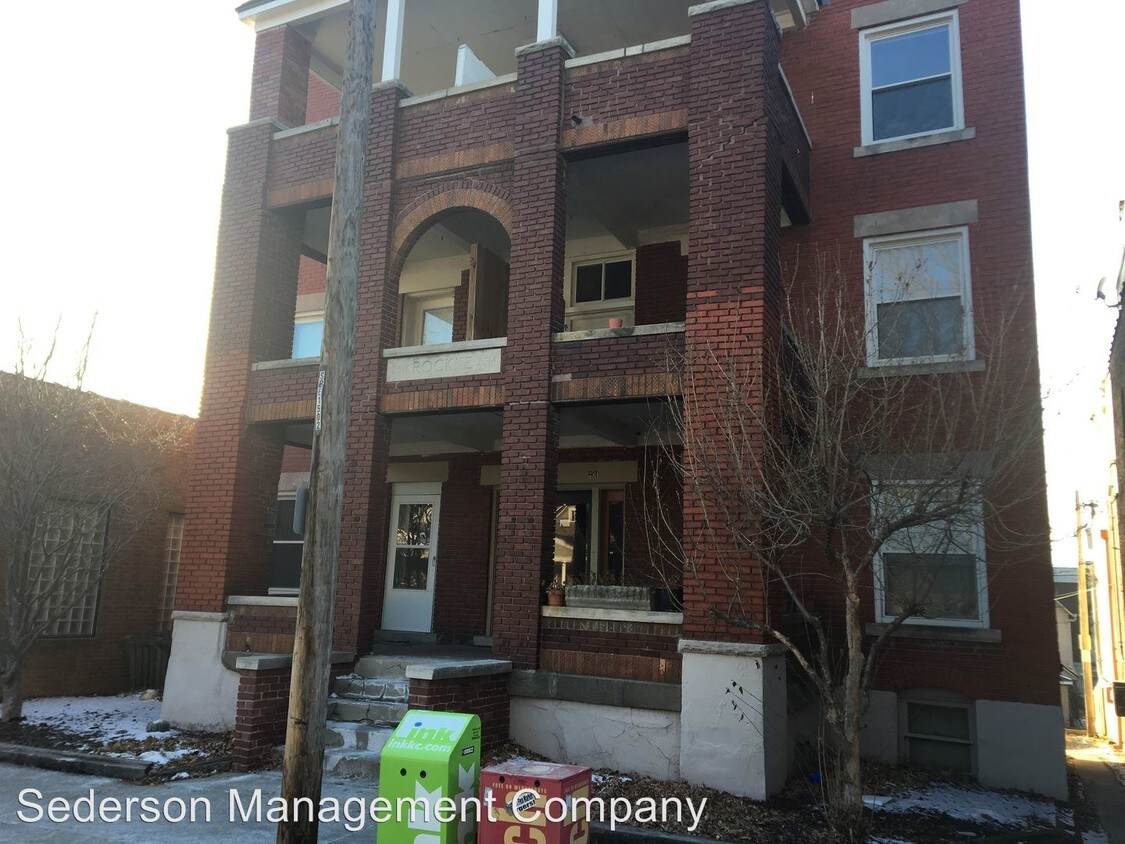 Primary Photo - 2516 HOLMES St