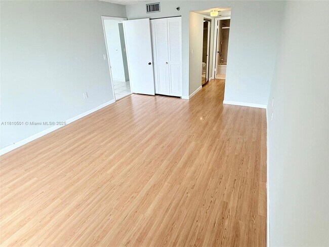Foto del edificio - 1300 St Charles Pl