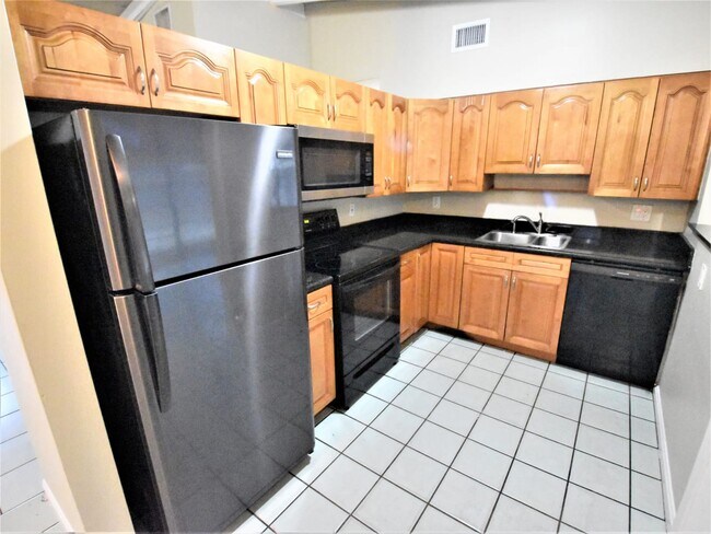 Building Photo - 1275 SW 28th Rd
