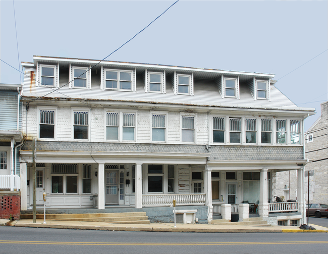 Building Photo - 25 - 31 E Main St