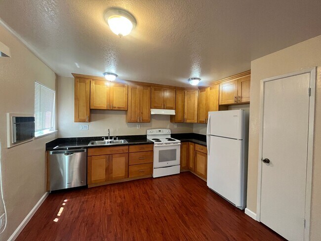 Building Photo - Gower Properties - 319-1