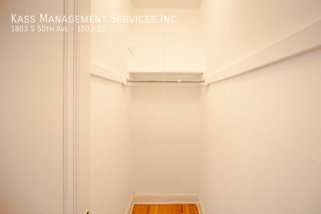 Foto del edificio - 1803 S 50th Ave