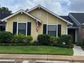 Building Photo - 3907 Berwyn Dr S