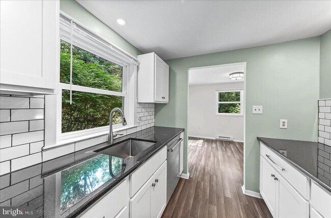Building Photo - 436 Spackman Ln