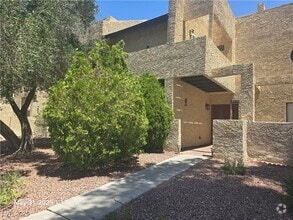 Building Photo - 3949 S Torrey Pines Dr